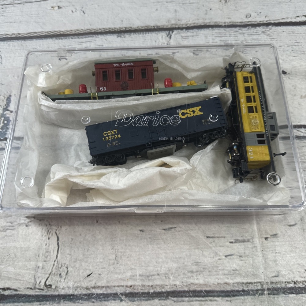 HO Scale Lot of 3 Walthers CSX Track Cleaning Car Rio Grande Caboose Trolley